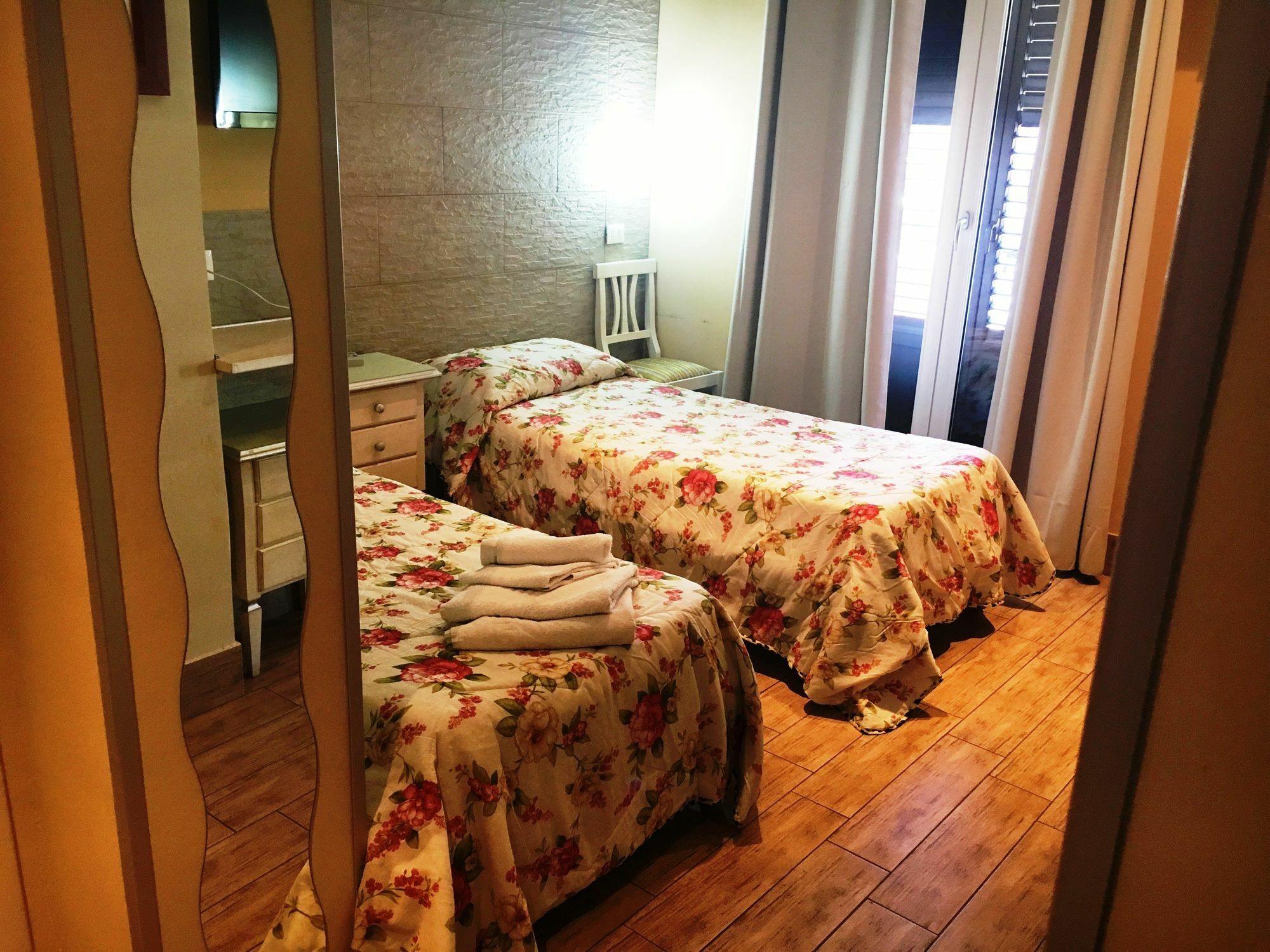 ホテル Casa Aurelia パレルモ エクステリア 写真